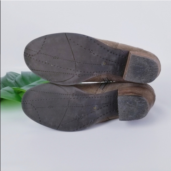 DV by Dolce Vita Jexen Leather Booties - Picture 3 of 9